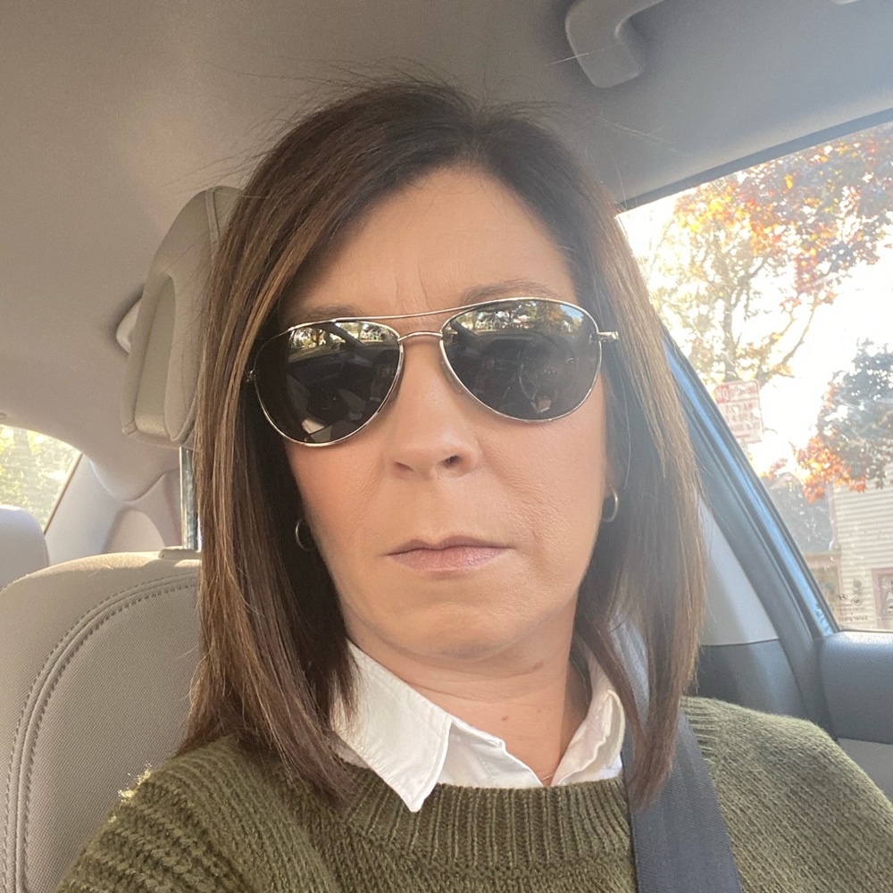 Meet your Posher, Jennifer